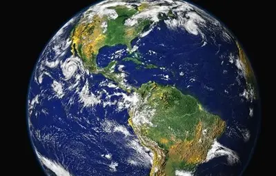 Ядрото на Земята изтича към мантията