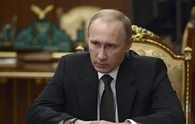 Изследват походката на Путин: Не ранен Паркинсон, а моделирана в КГБ