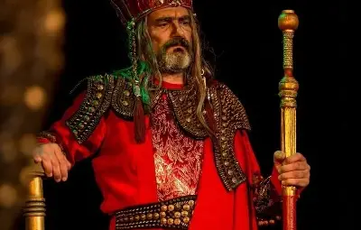 От каторжник до директор на затвор - Стоян Стоянджов празнува 40 години и близо 400 роли на оперната сцена