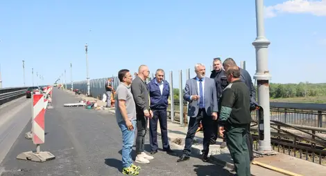 Предприемат се допълнителни мерки за облекчаване на трафика през Дунав мост при Русе заради очакван интензивен трафик през следващите дни Предприемат се допълнителни мерки за облекчаване на трафика през Дунав мост при Русе заради очакван интензивен трафик през следващите дни