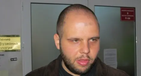 Собствениците на питбулите убийци на баба Димитра се изправят пред съда