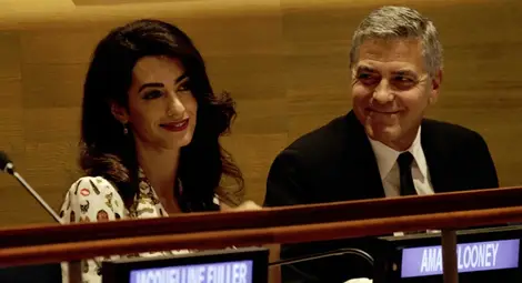 Семейство Клуни планира да помогне на над 3000 деца на сирийски бежанци