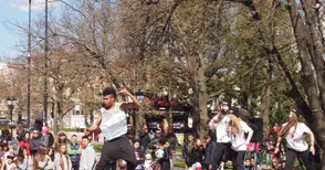 Танцуваща река