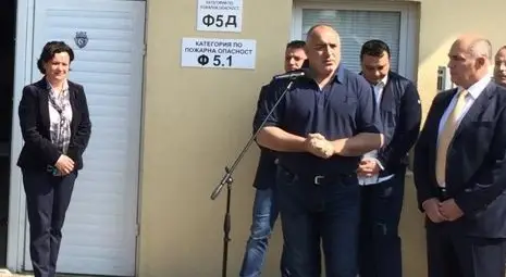 Борисов: Ще ударим тежко каналджиите