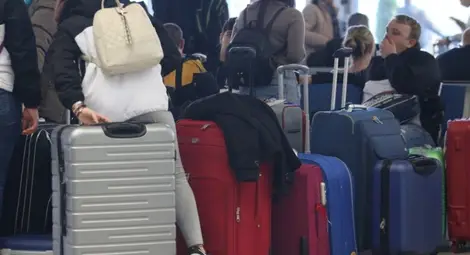 Посолството ни в Лондон помогна на група българи да се приберат от Единбург у нас