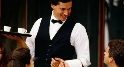 Болни от туберкулоза обслужват клиенти по заведенията