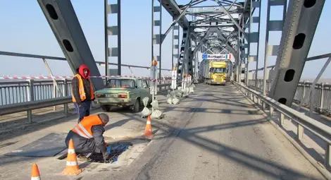 Кметът: АПИ или да дава част от  таксите, или да ремонтира Дунав мост