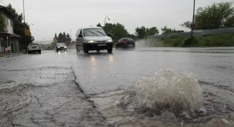 Синоптици: През нощта валежите в Североизточна България ще спрат