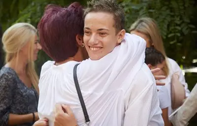 Ученик дари 5000 лв. от кръщенето си за дрехи и тетрадки на 46 деца