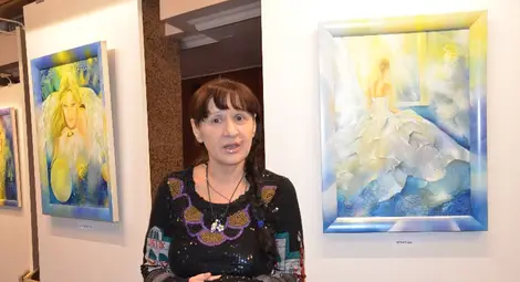 Завърналата се като художничка актриса Галина Миланова: Шиех си специални дрехи за Русе