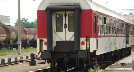 Спряха влака Бургас - Варна, свалиха жена с мощно енергийно поле