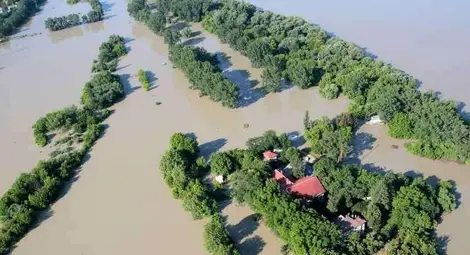 Рекорд на Дунав в Будапеща: 8,90 метра /галерия/