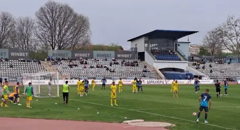 Вдъхновеният от феновете борбен &bdquo;Дунав&ldquo; спечели важни 3 точки