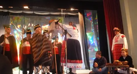 Танцьори от "Найден Киров" се включиха в коледния концерт на читалище "Пробуда"