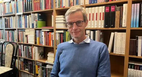 Австрийският дипломат и член на МД &bdquo;Елиас Канети&ldquo; Лотар Яшке: Нелсън Мандела казва, че химикалът е по-силен от оръжието. Мисля, че и Елиас Канети казва същото