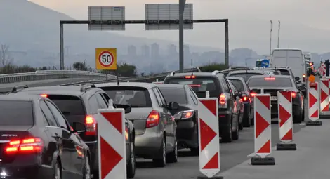 Шофьорите да карат с повишено внимание в участък от пътя Русе-Велико Търново Шофьорите да карат с повишено внимание в участък от пътя Русе-Велико Търново