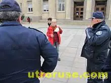 Отчаяна жена се опита да запали дрехи пред съда в Русе