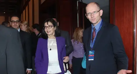 Световната банка: Избягвайте БГ правителствени институции, ако искате да успеете