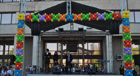 Великденско хоро ще се извие на площада в неделя пред Общината