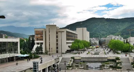 Общините Харманли и Ботевград получиха  имоти от държавата