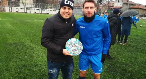 Мерт Хасан с награда от феновете за футболист номер 1 през есента