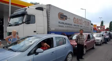 7 км опашка от ТИР-ове край Дунав мост-2