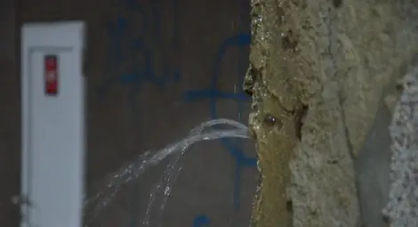 Фонтан бликна в Тунела на ужасите на гарата