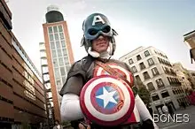 Батман и Капитан Америка спасиха котка