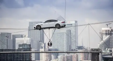 Изцяло новият JAGUAR XF дебютира по високо опънати въжета /галерия/