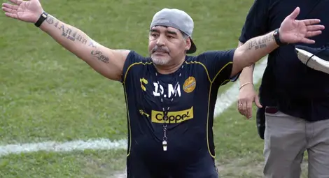 Поискаха ексхумация на Диего Марадона