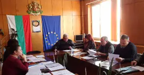 ГЕРБ в спор с БСП и патриотите  за секциите в Новград и Кривина