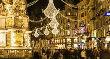 Търговските улици във Виена грейнаха в очакване на Коледа