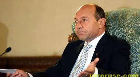 Бъсеску хока журналистите, пишещи, че звъни пиян в Молдова 