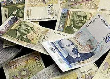 Мургава шарлатанка ловко подменила пенсията на баба с нарязани вестници