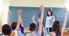 239 ученици по-малко завършили първия срок