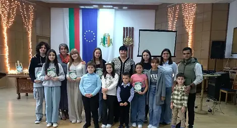 Кубратските емпатисти участваха и подкрепиха благотворителна творческа вечер Кубратските емпатисти участваха и подкрепиха благотворителна творческа вечер