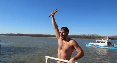 Спасителят на кръста в Русе: Благодаря на Господ и на човека-легенда, докоснат от Бога - моят брат Теодор Цветков Спасителят на кръста в Русе: Благодаря на Господ и на човека-легенда, докоснат от Бога - моят брат Теодор Цветков