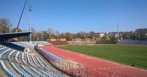 Качиха прожекторите и на втория стълб за осветление на Градския