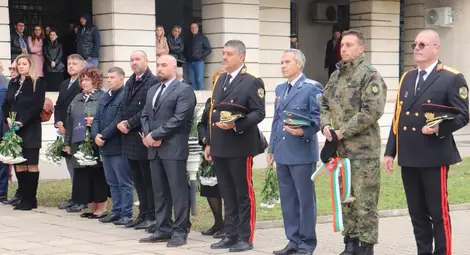 Полицията в Русе отбеляза празника си,  областният управител Драгомир Драганов награди четирима души  от състава на ведомството в крайдунавския град