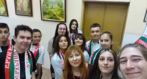 Клуб &bdquo;Съхрани българското&ldquo; в СУ &bdquo; Възраждане&ldquo; отбеляза Деня на народните будители