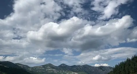 Студ и слани за добро утро, после облаци и дъжд