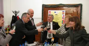 Университетът прави мрежа по компютинг с 35 страни