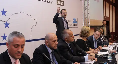 Неизвестен размаха монета зад гърба на Борисов