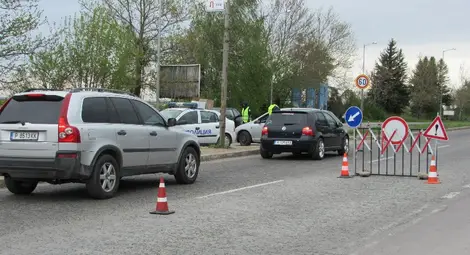 1000 коли върнати от контролните пунктове в Русе по празниците