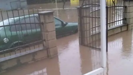 Кметът на Добрич: Оборудваме спортна зала "Добротица", за да приеме евакуираните Кметът на Добрич: Оборудваме спортна зала "Добротица", за да приеме евакуираните