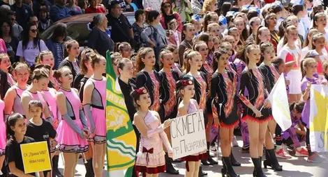 Русенските мажоретки от &bdquo;Екстрийм&ldquo; се завърнаха с три призови награди от състезание във Велико Търново