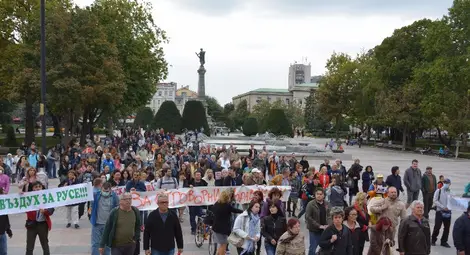 30 години след първия екопротест Русе отново скандира &bdquo;Искаме да дишаме&ldquo;