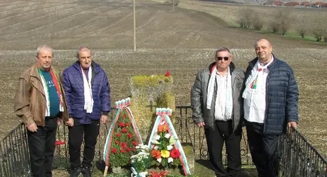 С камбанен звън и тържественост почетоха Трети март в община Ценово