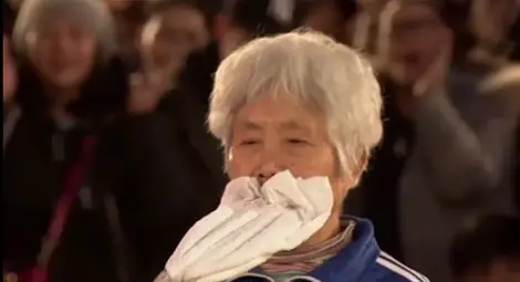 Баба на 81 тегли джип с пътници със... зъби /видео/