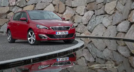 Автомобилът на годината чака за тестове в Русе